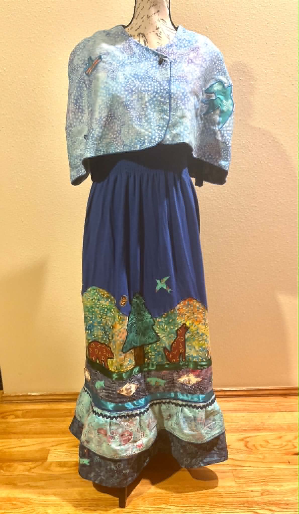 Reversible Day/Night Appliqued Upper World Capelet