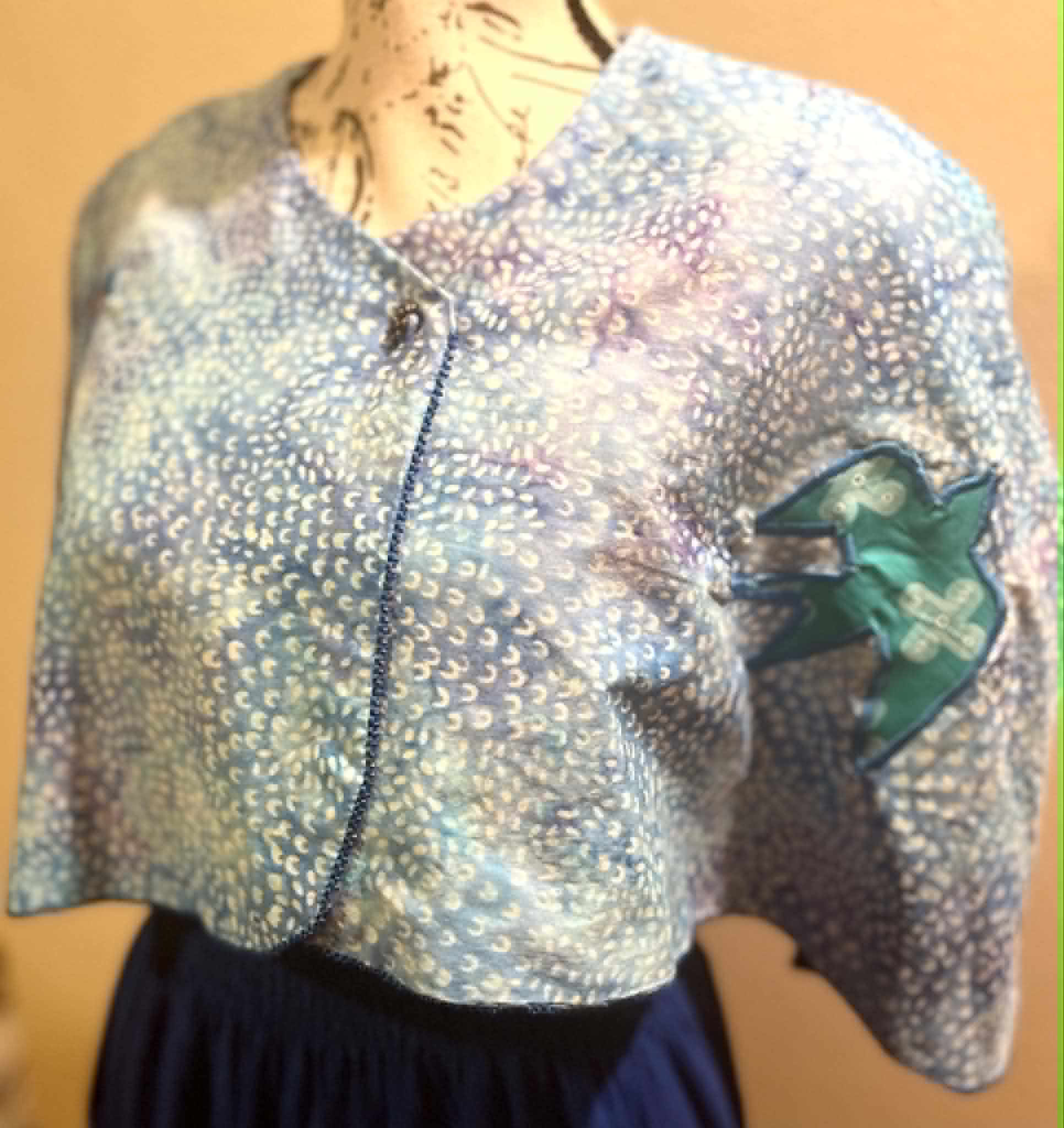 Reversible Day/Night Appliqued Upper World Capelet