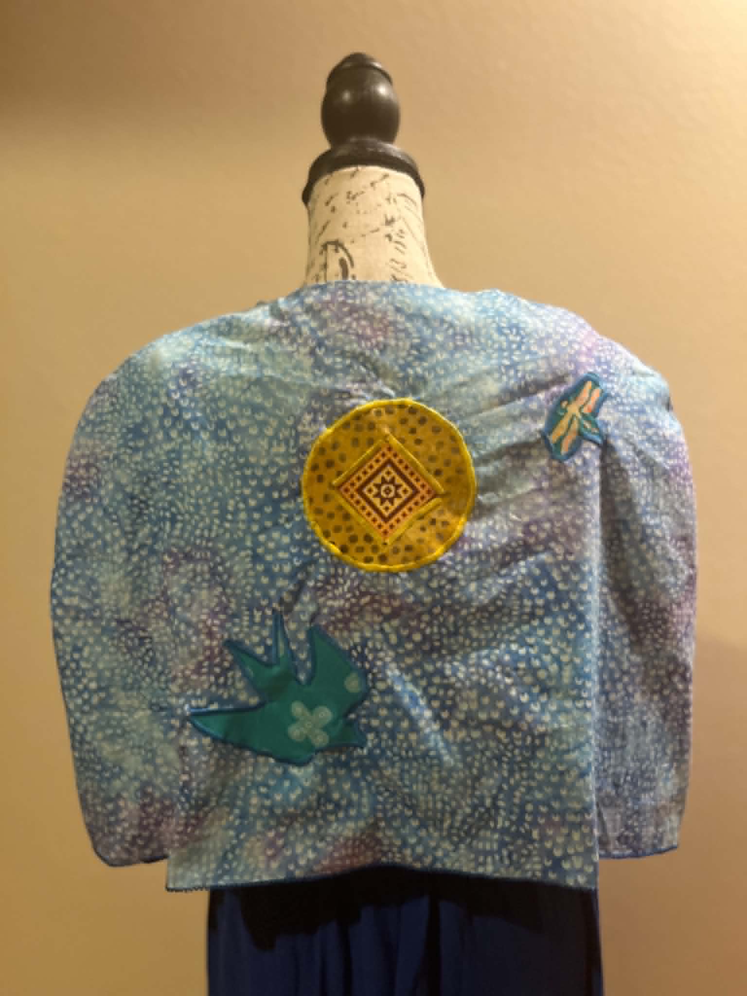 Reversible Day/Night Appliqued Upper World Capelet